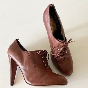 SAKS FIFTH AVENUE Vintage Brown Leather Lace Up Booties Size 10
